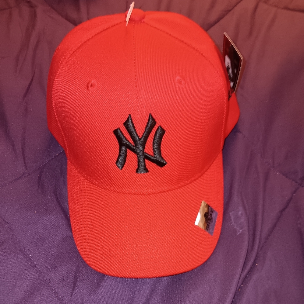 Red Yankees hat black emblem